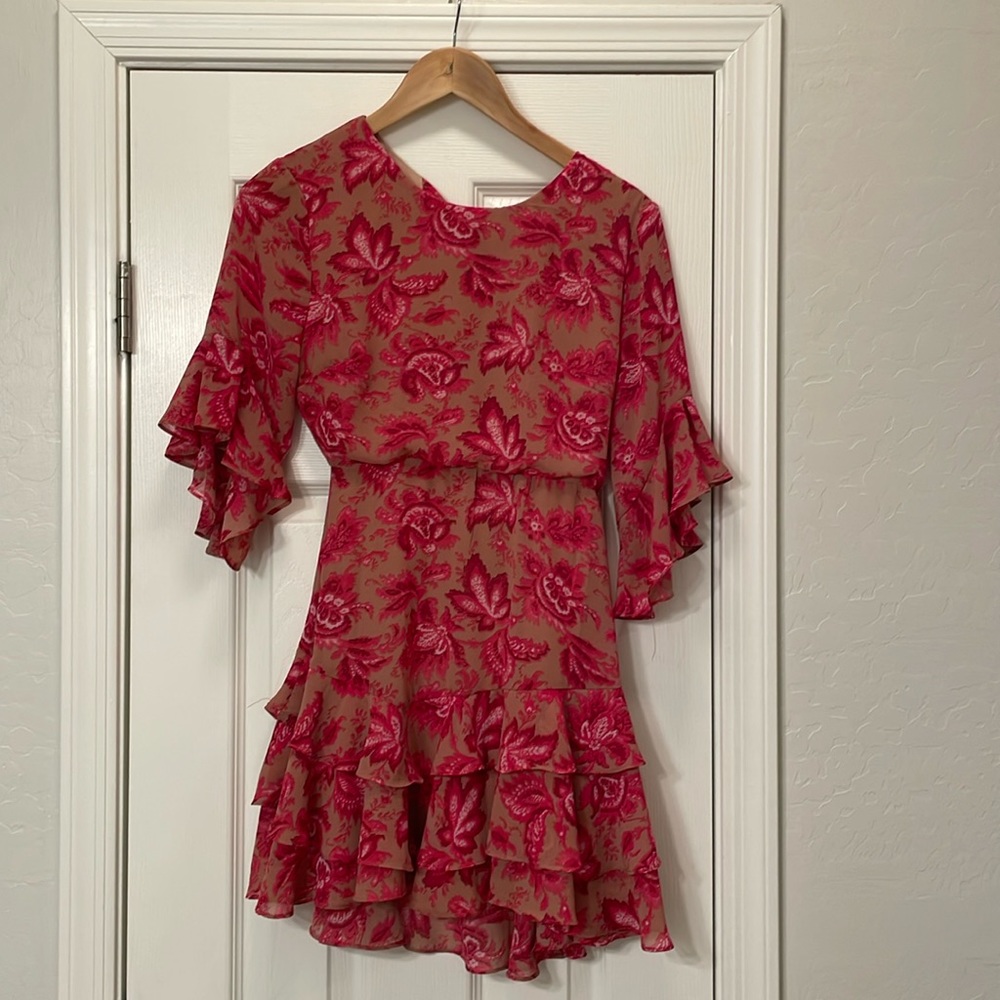 Influencer favorite Christy Dress - Picture 6 of 11